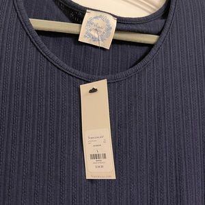 Super cute mini dress. Beautiful navy color.